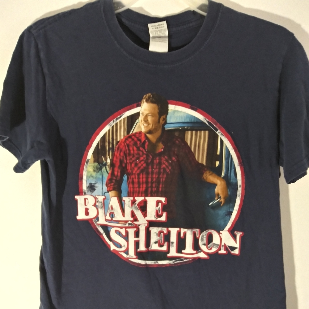 Blake Shelton t-shirt size Medium